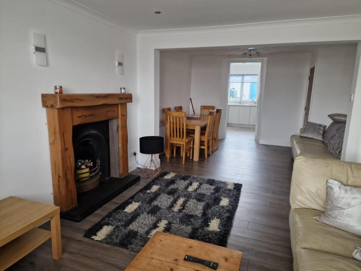 Enfield Street House Behind Portstewart Promenade With Partial Sea View From Front 3 Bed Sleeps 7 Villa ภายนอก รูปภาพ